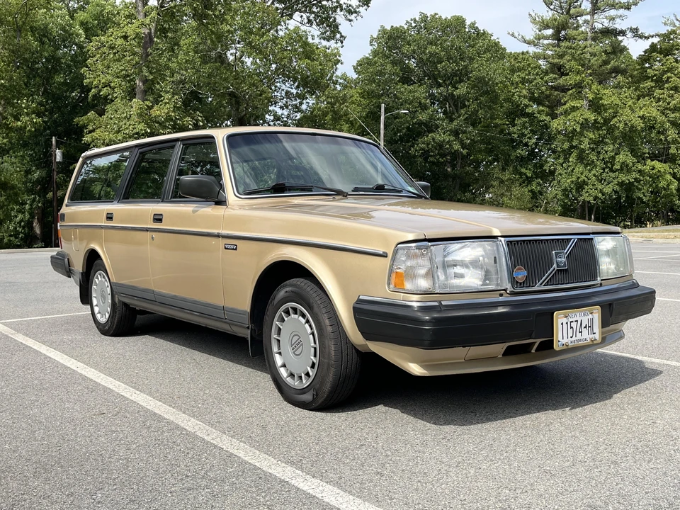 1988 Volvo 245 - Image 13 of 31
