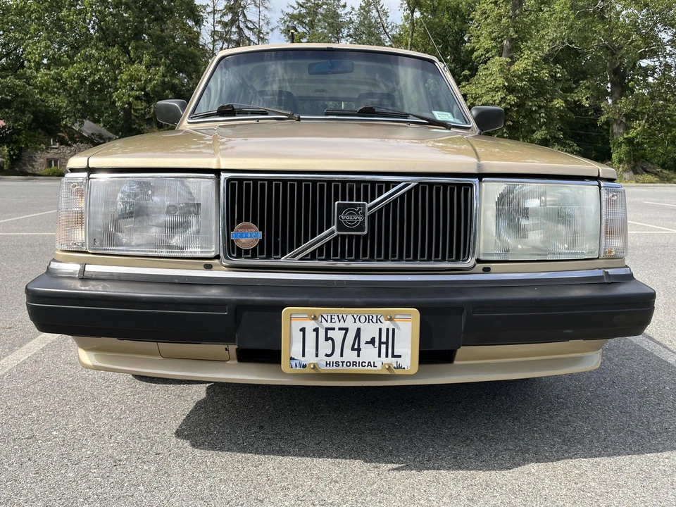 1988 Volvo 245 - Image 15 of 31