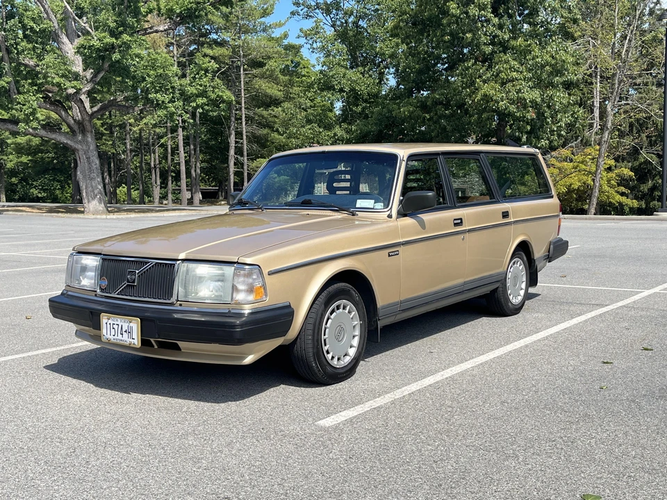 1988 Volvo 245 - Image 7 of 31
