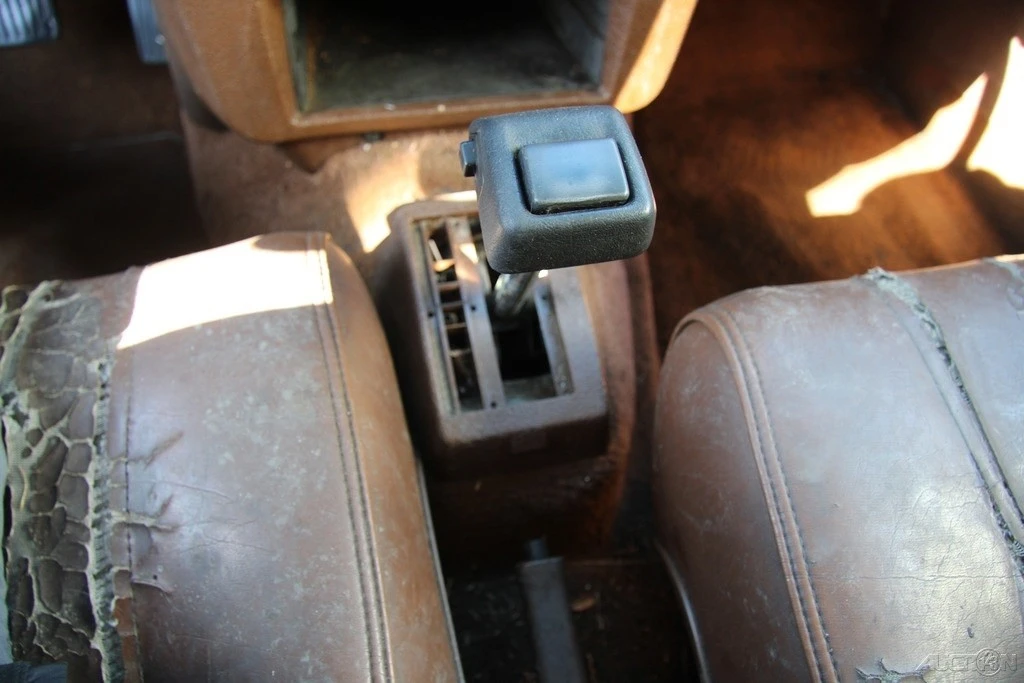 1988 Volvo 244 - Image 16 of 21