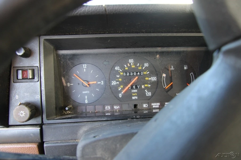 1988 Volvo 244 - Image 13 of 21