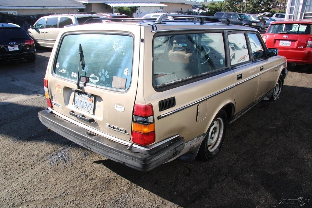 1988 Volvo 244 - Image 6 of 21