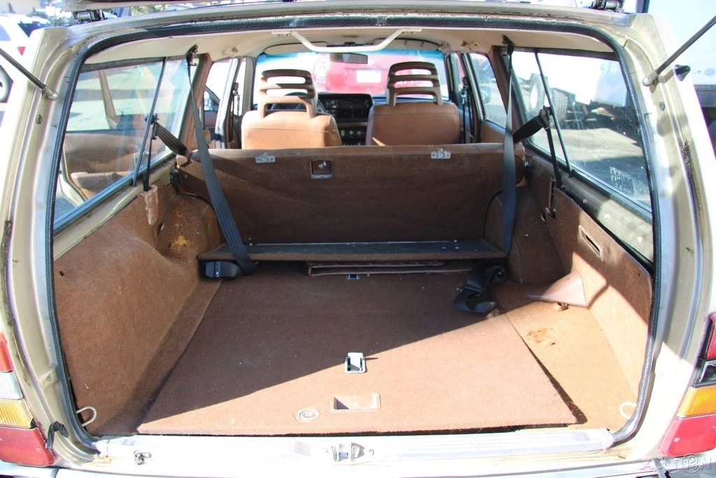 1988 Volvo 244 - Image 19 of 21