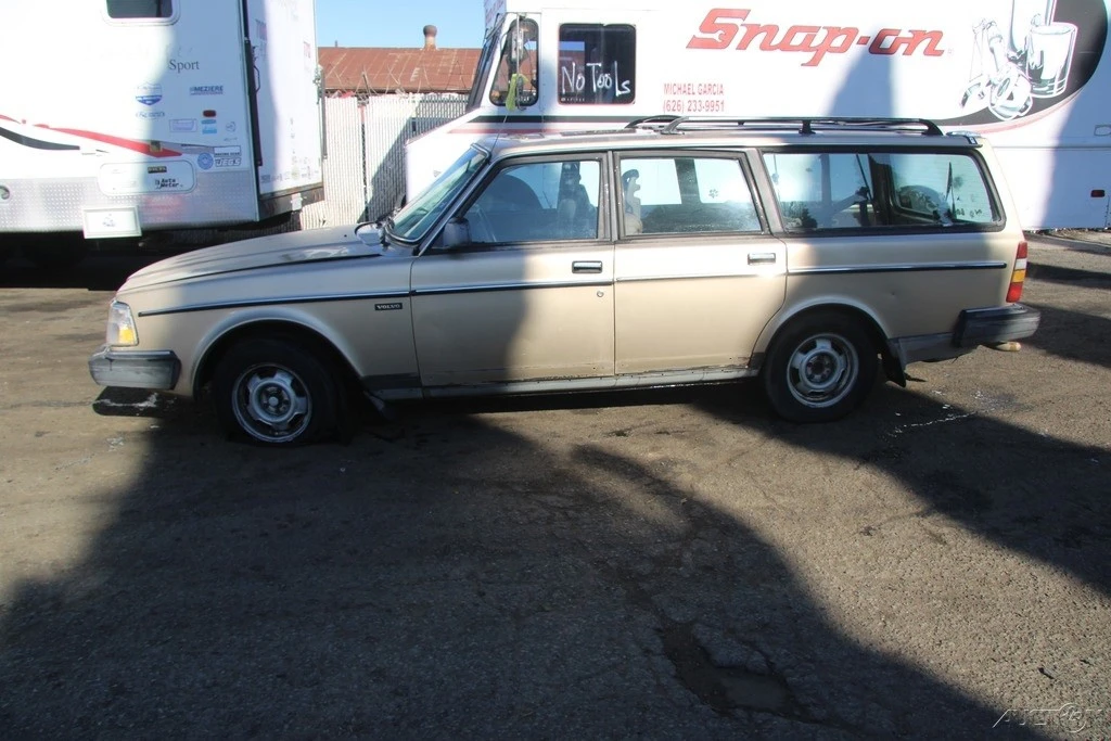1988 Volvo 244 - Image 3 of 21