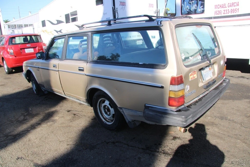 1988 Volvo 244 - Image 4 of 21