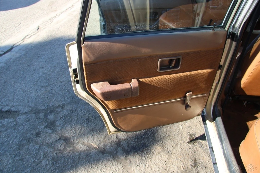 1988 Volvo 244 - Image 17 of 21