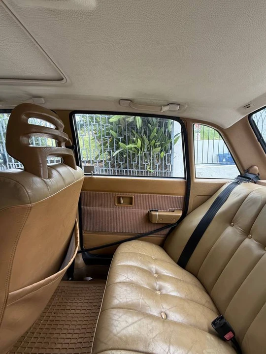 1988 Volvo 244 - Image 9 of 20