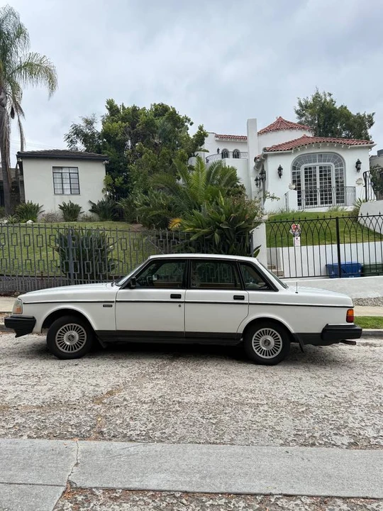1988 Volvo 244 - Image 10 of 20
