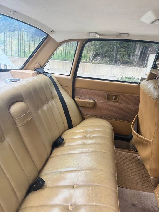 1988 Volvo 244 - Image 18 of 20