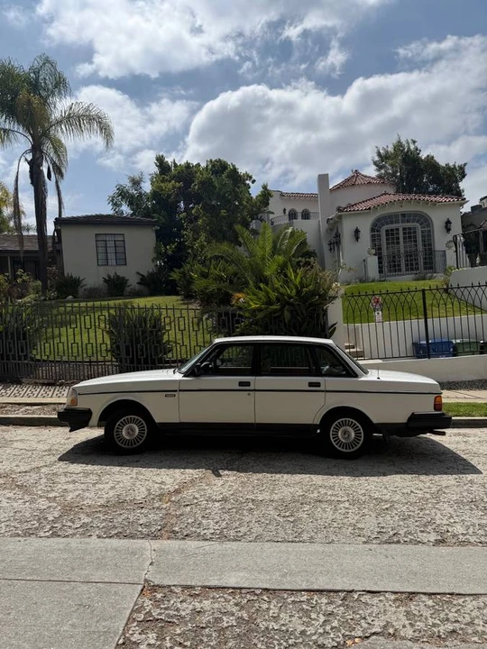 1988 Volvo 244 - Image 4 of 20