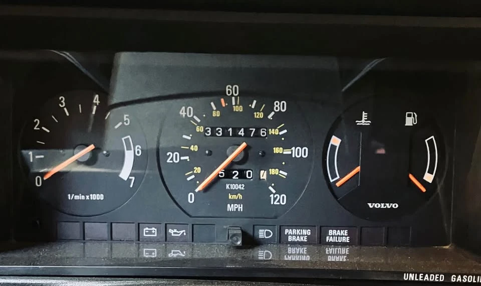 1988 Volvo 244 - Image 11 of 12
