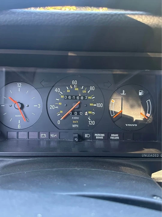 1988 Volvo 244 - Image 18 of 19