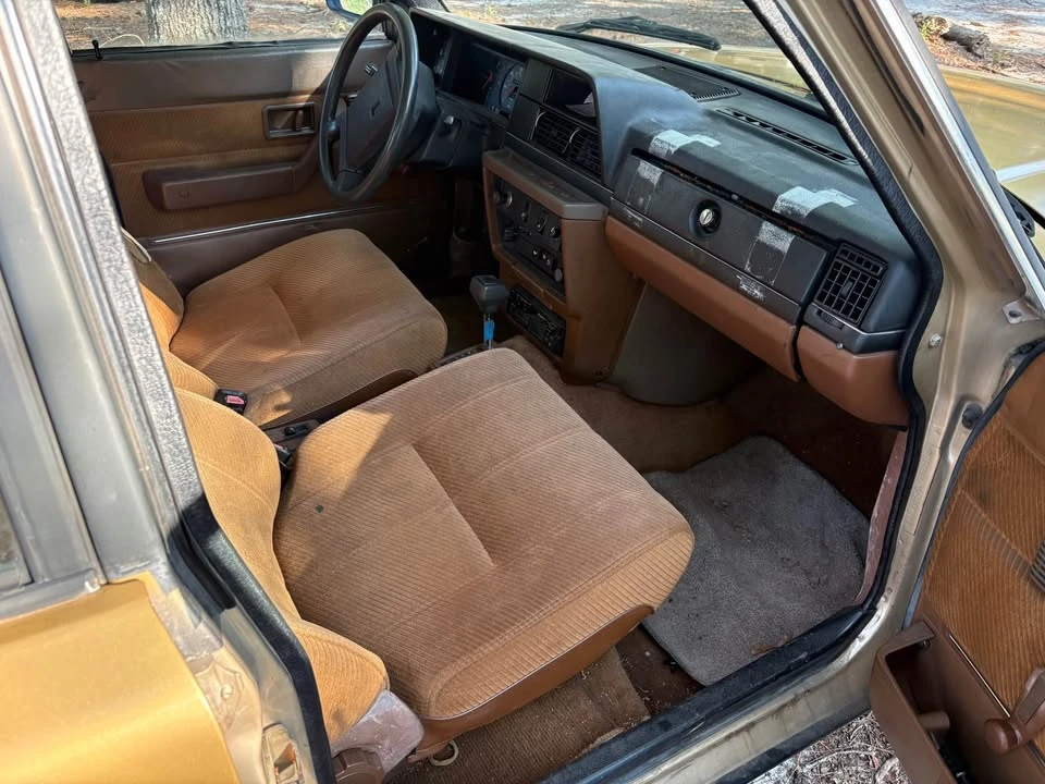 1988 Volvo 244 - Image 6 of 6