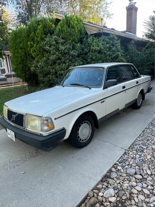 1988 Volvo 244 - Image 3 of 19