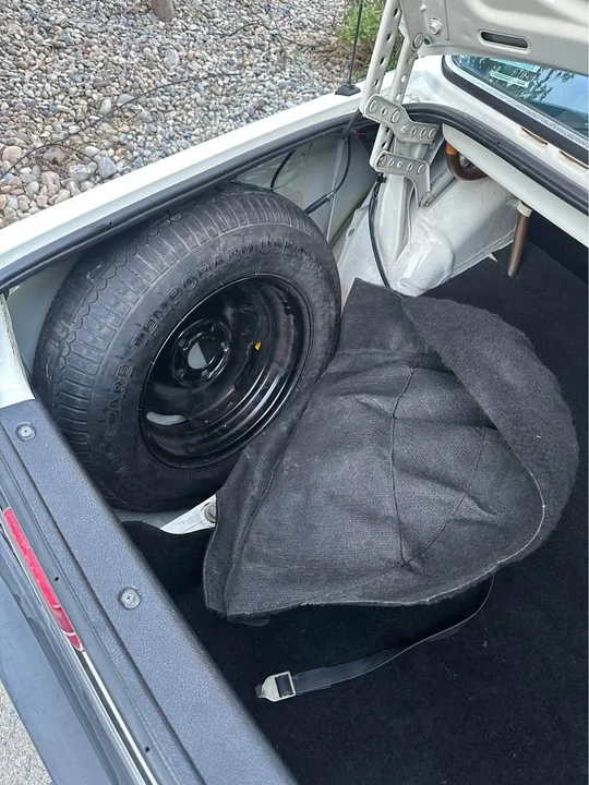 1988 Volvo 244 - Image 8 of 19