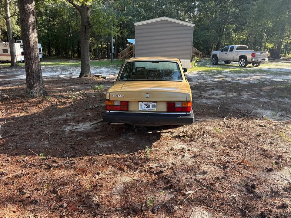 1988 Volvo 244 - Image 4 of 6
