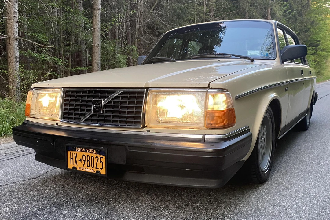 1988 Volvo 244 - Image 7 of 31
