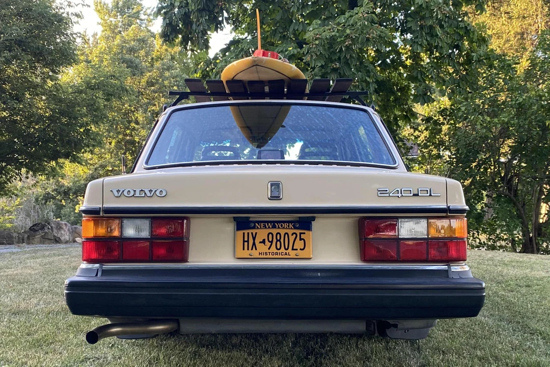 1988 Volvo 244 - Image 5 of 31