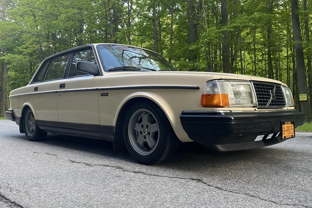1988 Volvo 244 - Image 23 of 31