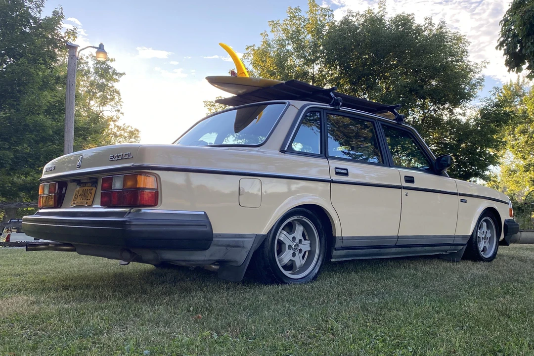 1988 Volvo 244 - Image 4 of 31