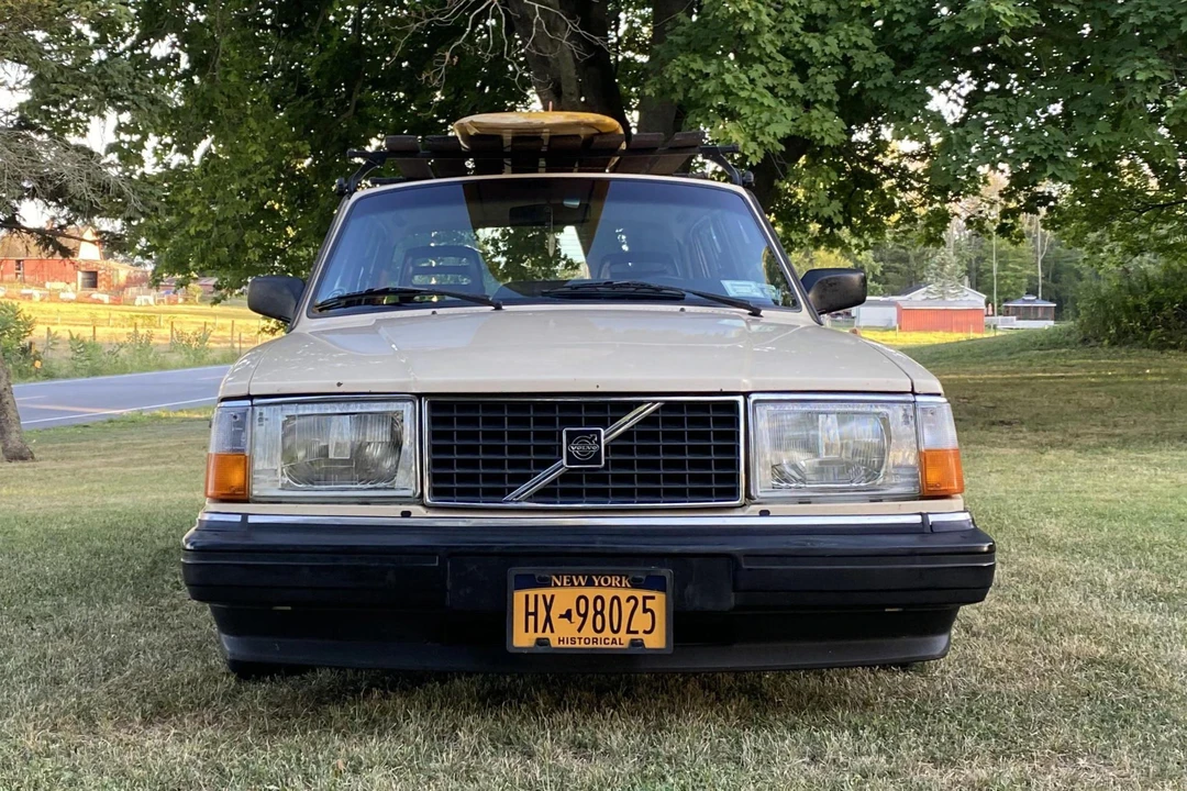 1988 Volvo 244 - Image 2 of 31