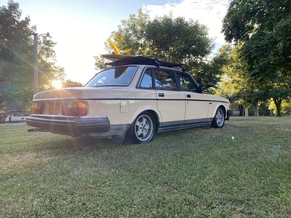 1988 Volvo 244 - Image 21 of 31