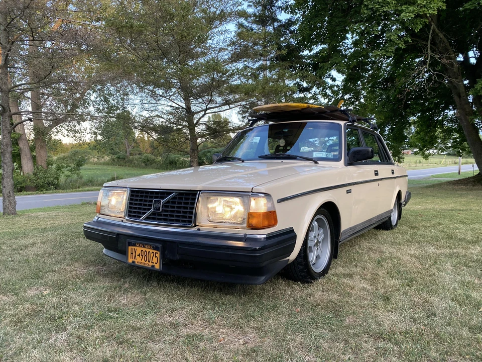1988 Volvo 244 - Image 8 of 31
