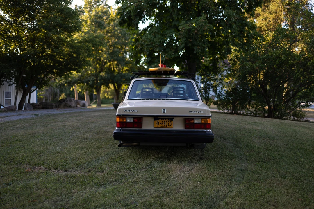 1988 Volvo 244 - Image 16 of 31