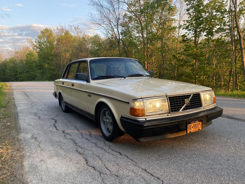 1988 Volvo 244 - Image 26 of 31