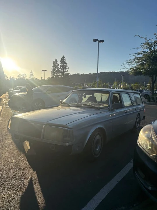 1988 Volvo 245 - Image 6 of 8