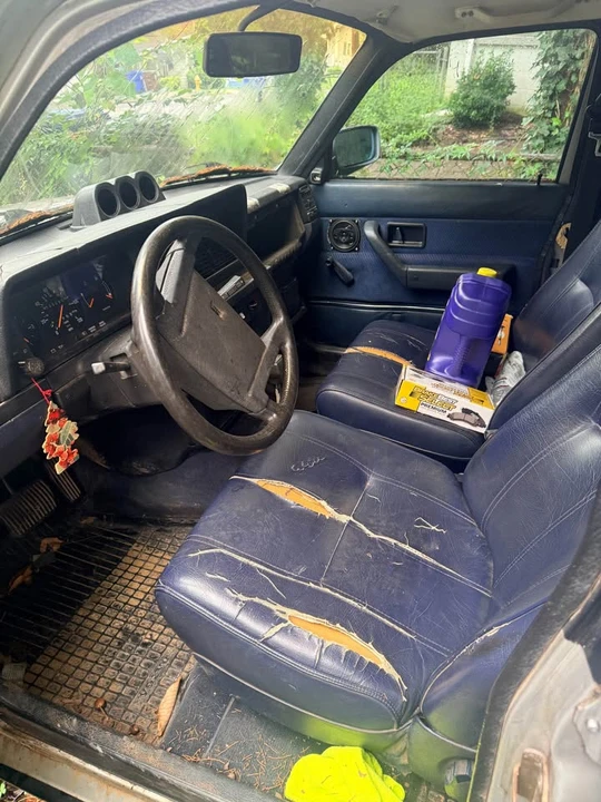 1988 Volvo 245 - Image 9 of 14