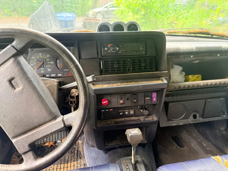 1988 Volvo 245 - Image 14 of 14