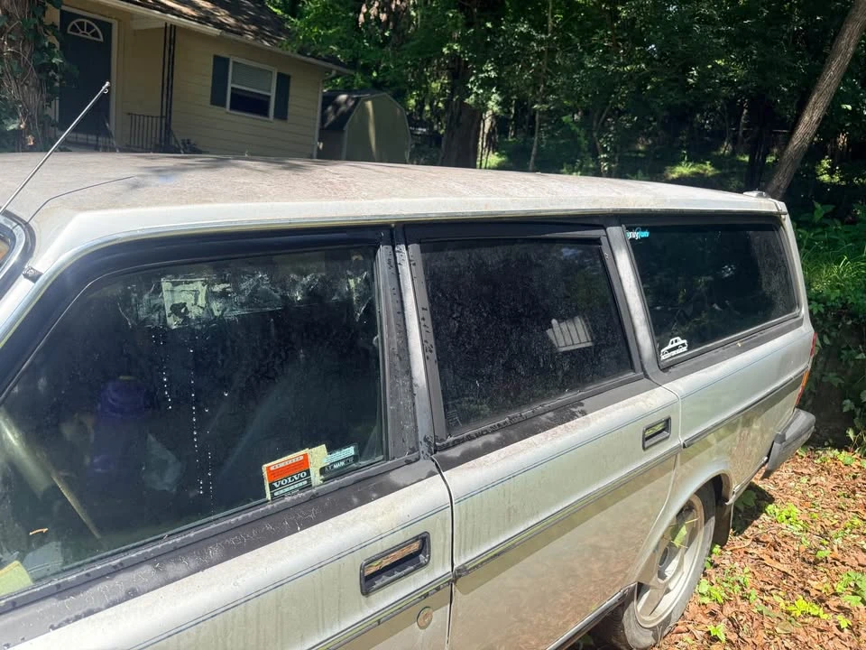 1988 Volvo 245 - Image 2 of 14