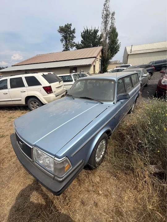 1988 Volvo 245 - Image 2 of 8