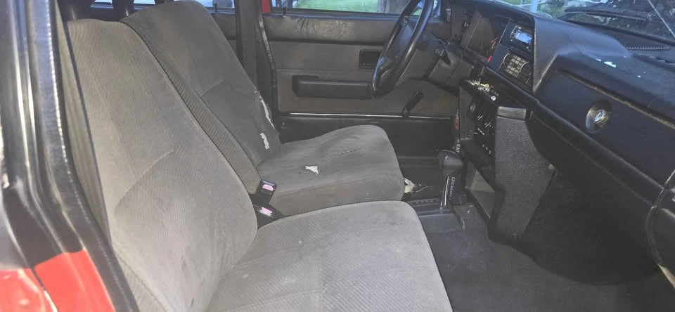 1988 Volvo 245 - Image 6 of 10