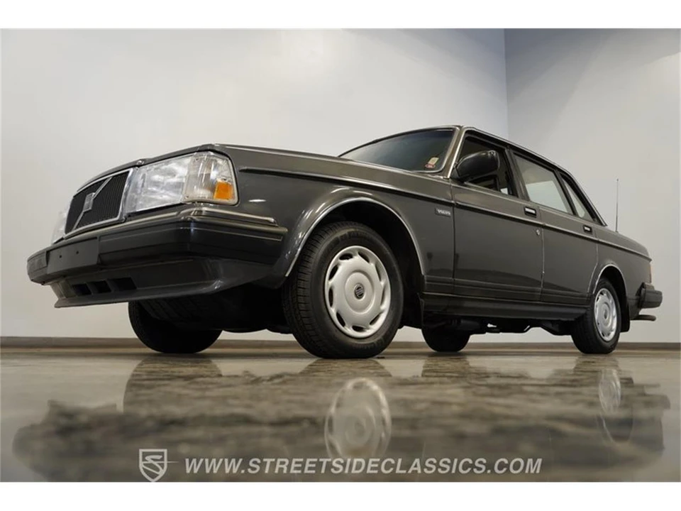 1988 Volvo 244 - Image 21 of 31