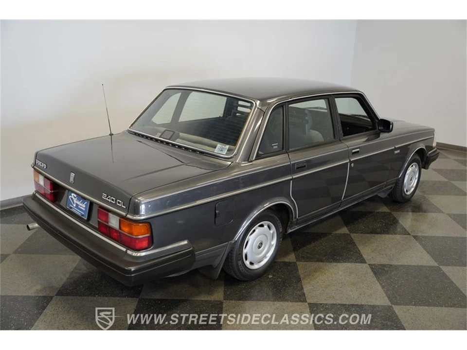 1988 Volvo 244 - Image 29 of 31