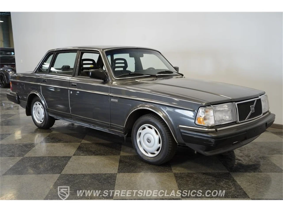 1988 Volvo 244 - Image 17 of 31