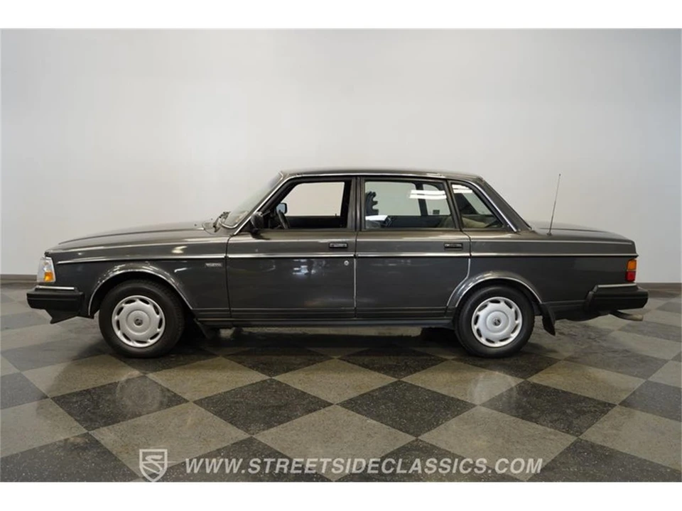 1988 Volvo 244 - Image 2 of 31