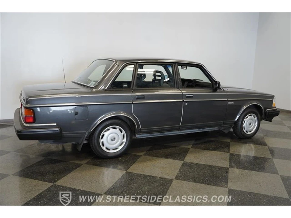 1988 Volvo 244 - Image 14 of 31