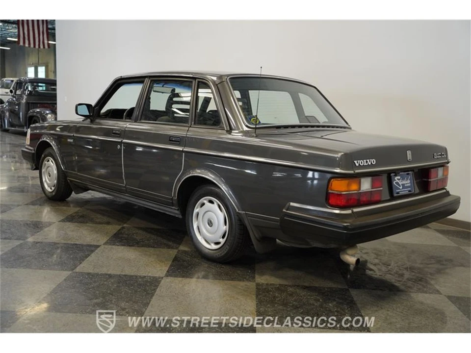 1988 Volvo 244 - Image 10 of 31