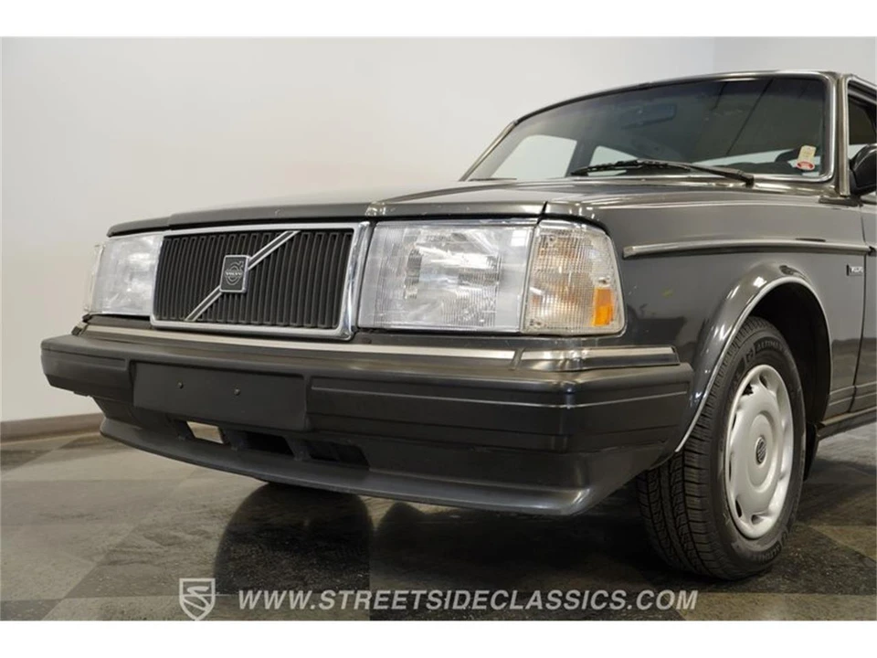 1988 Volvo 244 - Image 22 of 31