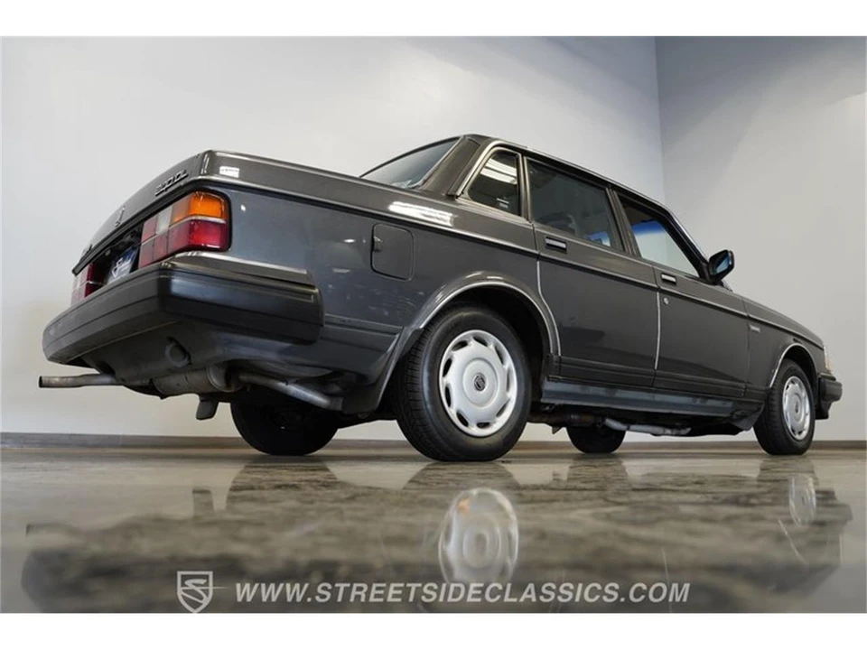 1988 Volvo 244 - Image 30 of 31