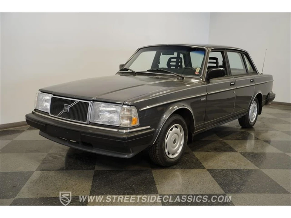 1988 Volvo 244 - Image 19 of 31