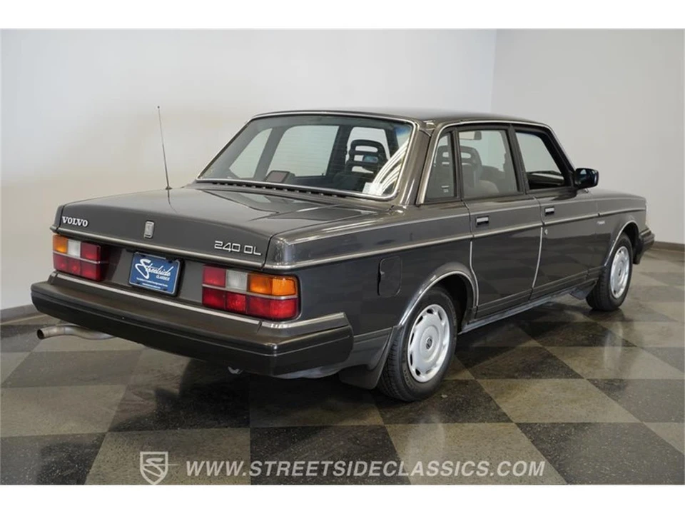 1988 Volvo 244 - Image 12 of 31