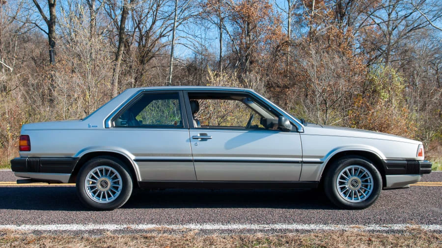 1988 Volvo 780 - Image 2 of 5