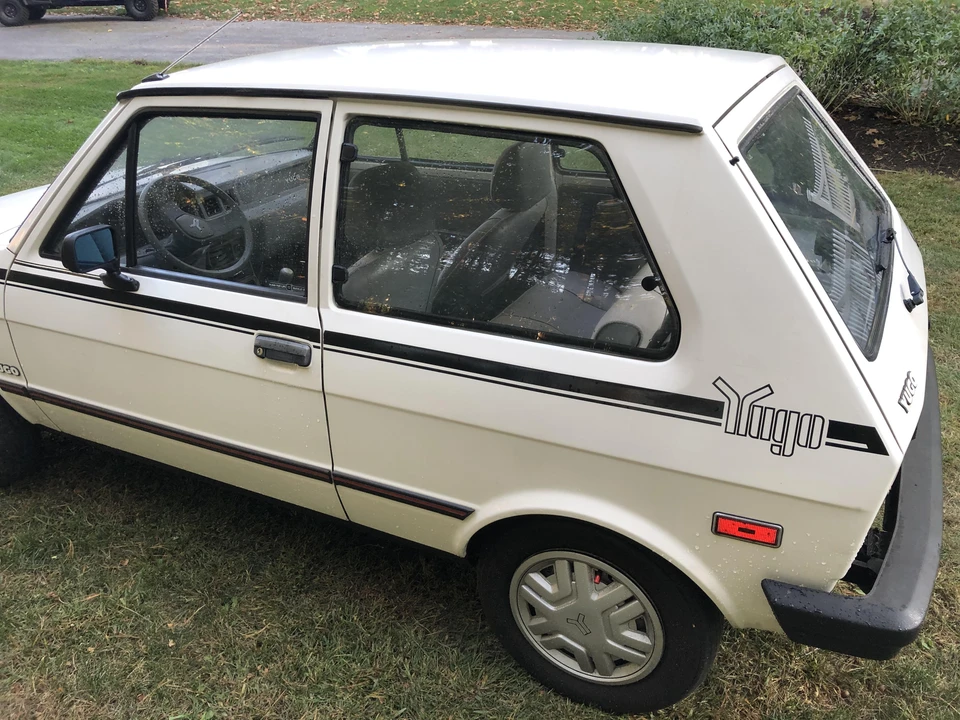 1988 Yugo - Image 8 of 31