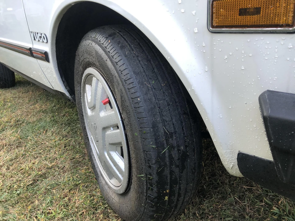 1988 Yugo - Image 21 of 31