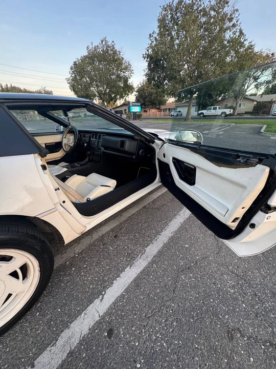 1988 Chevrolet Corvette C4 - Image 11 of 14
