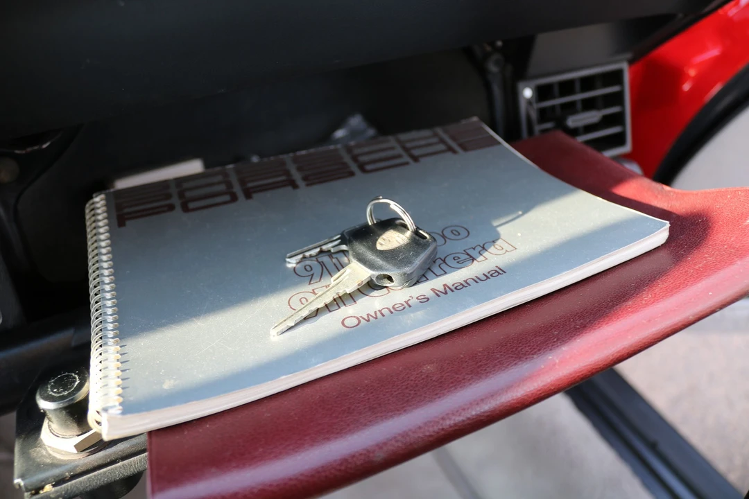 1989 Porsche 911 Carrera 3.2 - Image 16 of 24